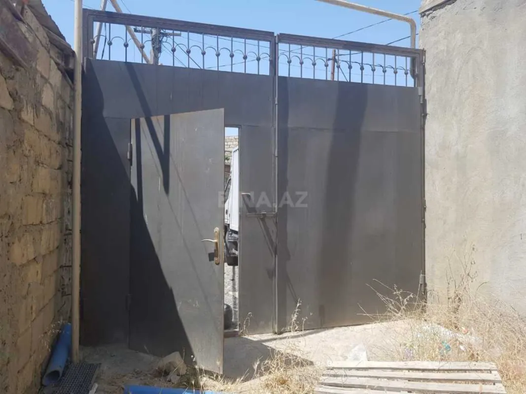 Satılır həyət evi 200 m²