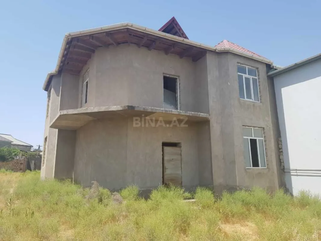 Satılır həyət evi 200 m²
