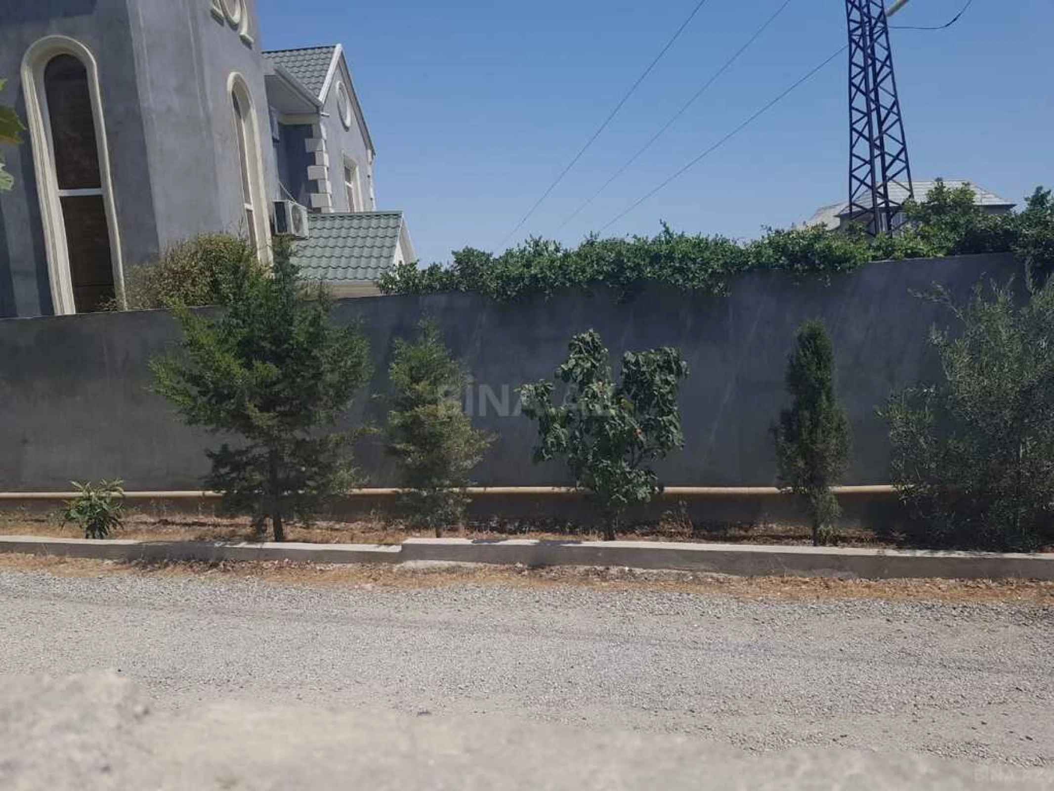 Satılır həyət evi 200 m²