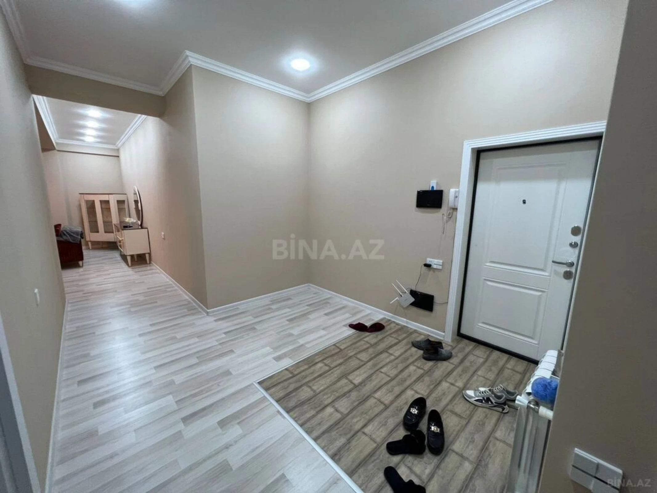 Satılır 3 otaqlı mənzil 125 m²
