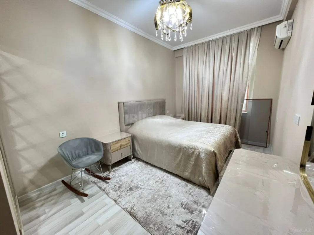 Satılır 3 otaqlı mənzil 125 m²