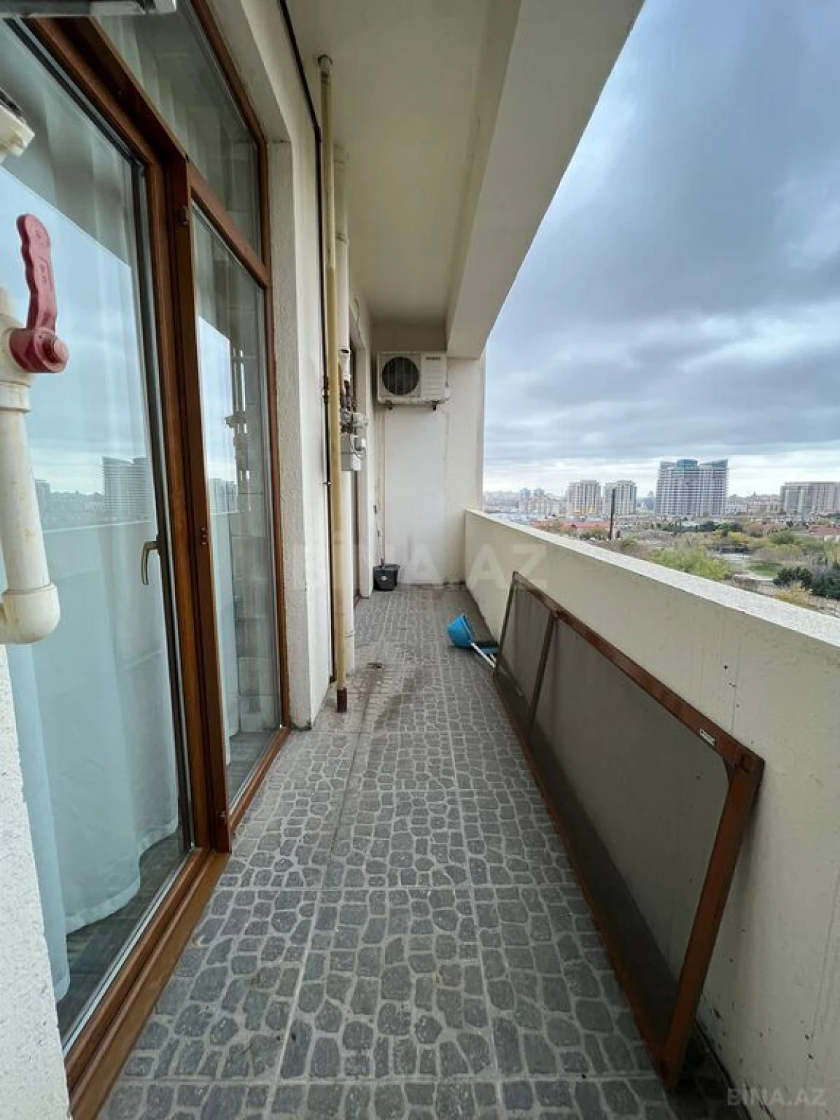 Satılır 3 otaqlı mənzil 125 m²