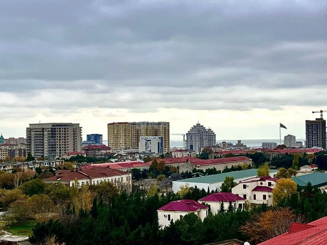 Satılır 3 otaqlı mənzil 125 m²