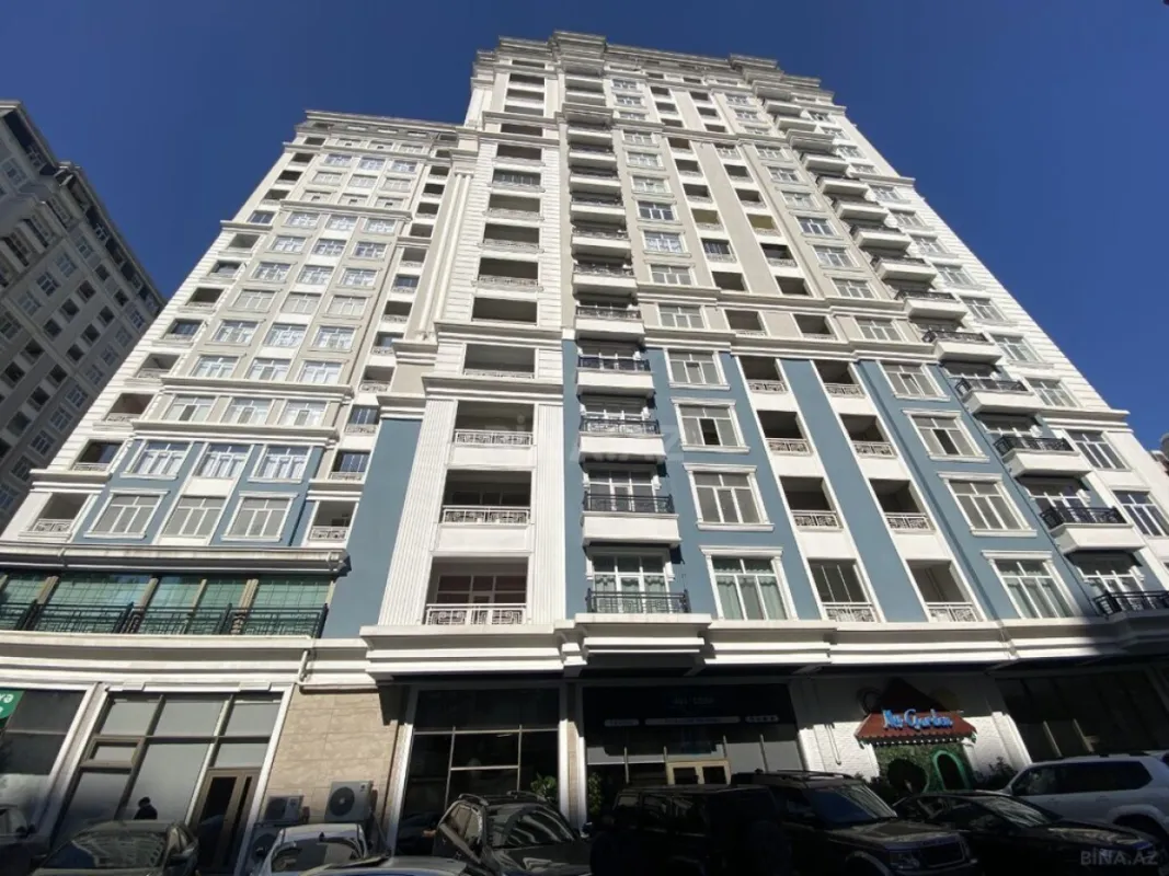 Satılır 4 otaqlı mənzil 259 m²
