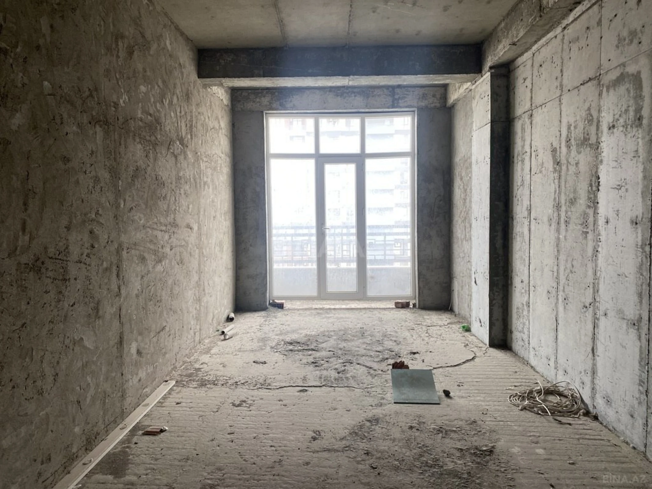 Satılır 4 otaqlı mənzil 259 m²