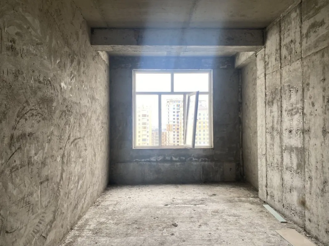 Satılır 4 otaqlı mənzil 259 m²