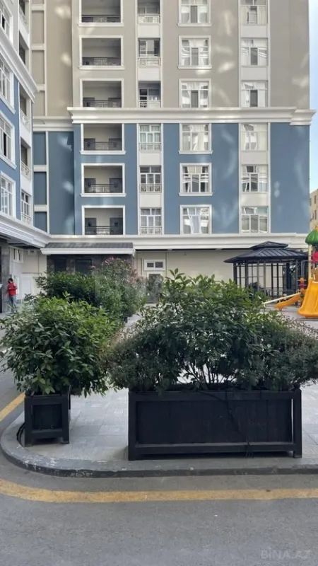 Satılır 4 otaqlı mənzil 259 m²