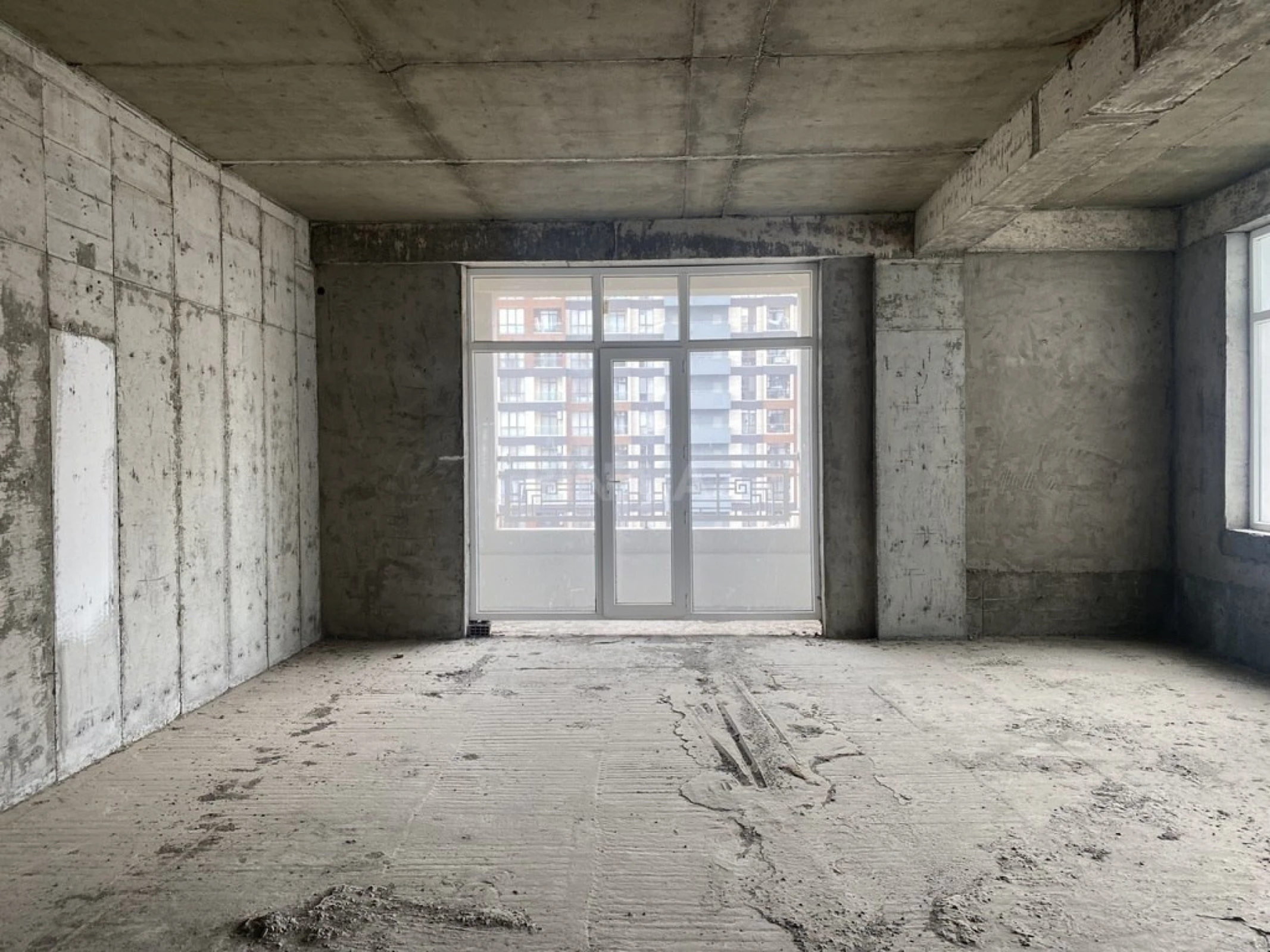 Satılır 4 otaqlı mənzil 259 m²