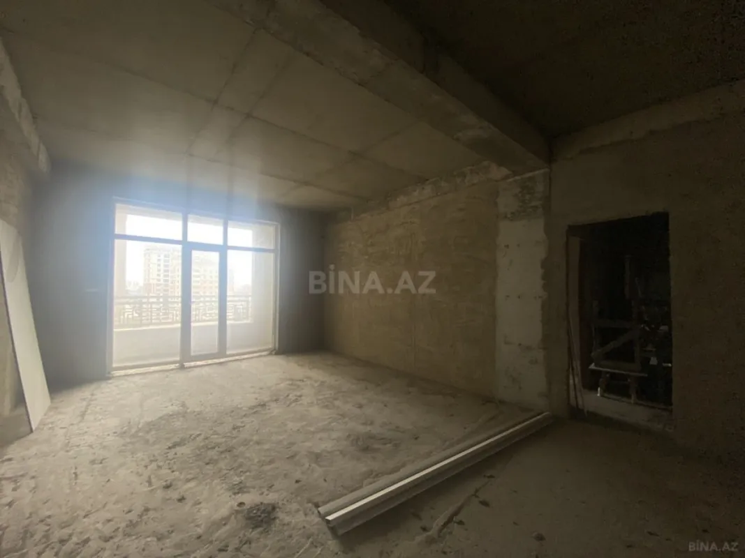 Satılır 4 otaqlı mənzil 259 m²