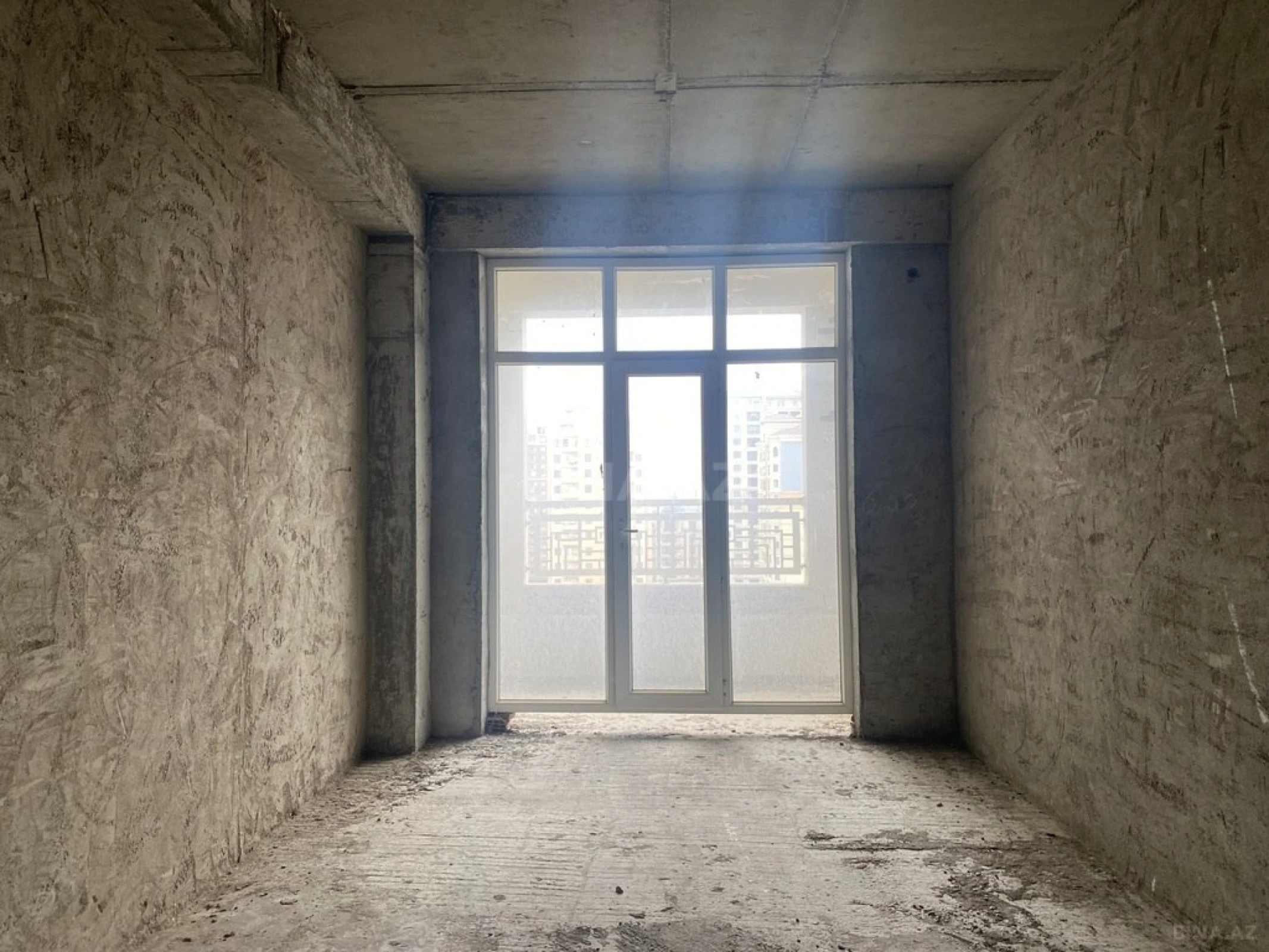 Satılır 4 otaqlı mənzil 259 m²