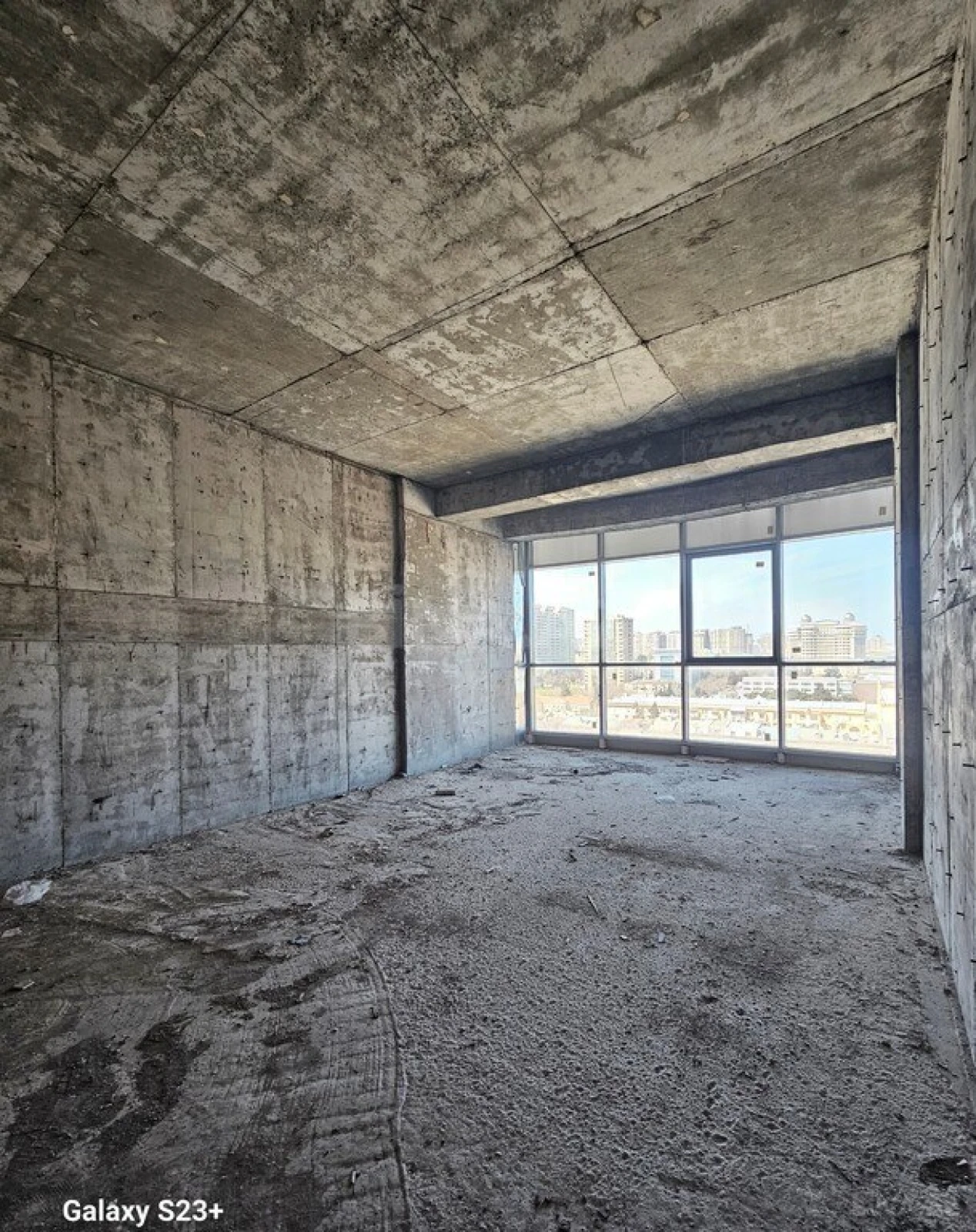 Satılır 5 otaqlı mənzil 286 m²