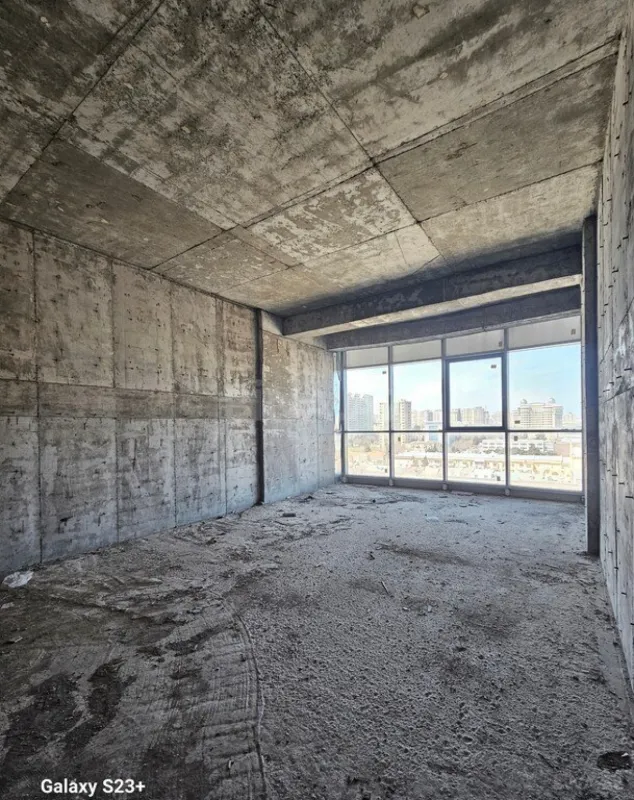 Satılır 5 otaqlı mənzil 286 m²