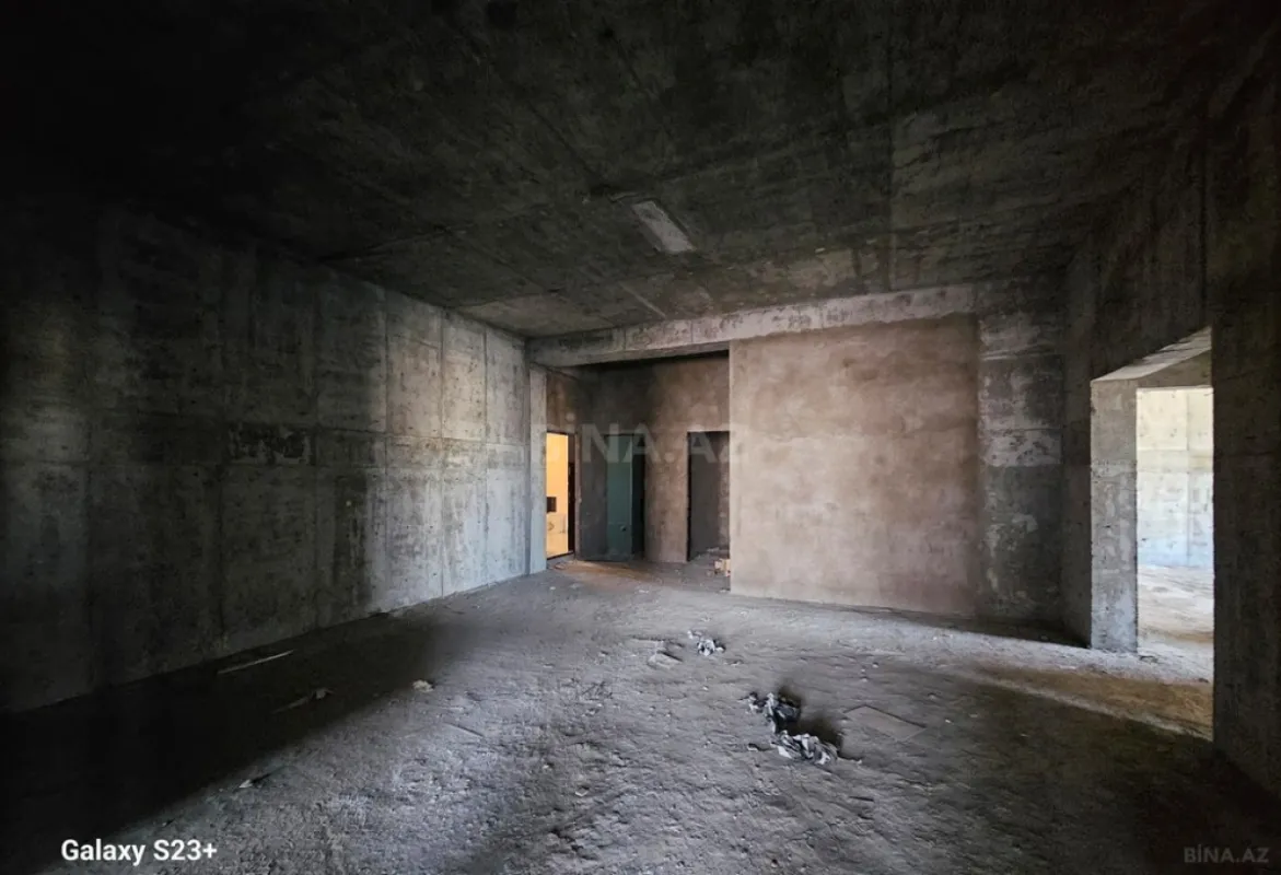 Satılır 5 otaqlı mənzil 286 m²