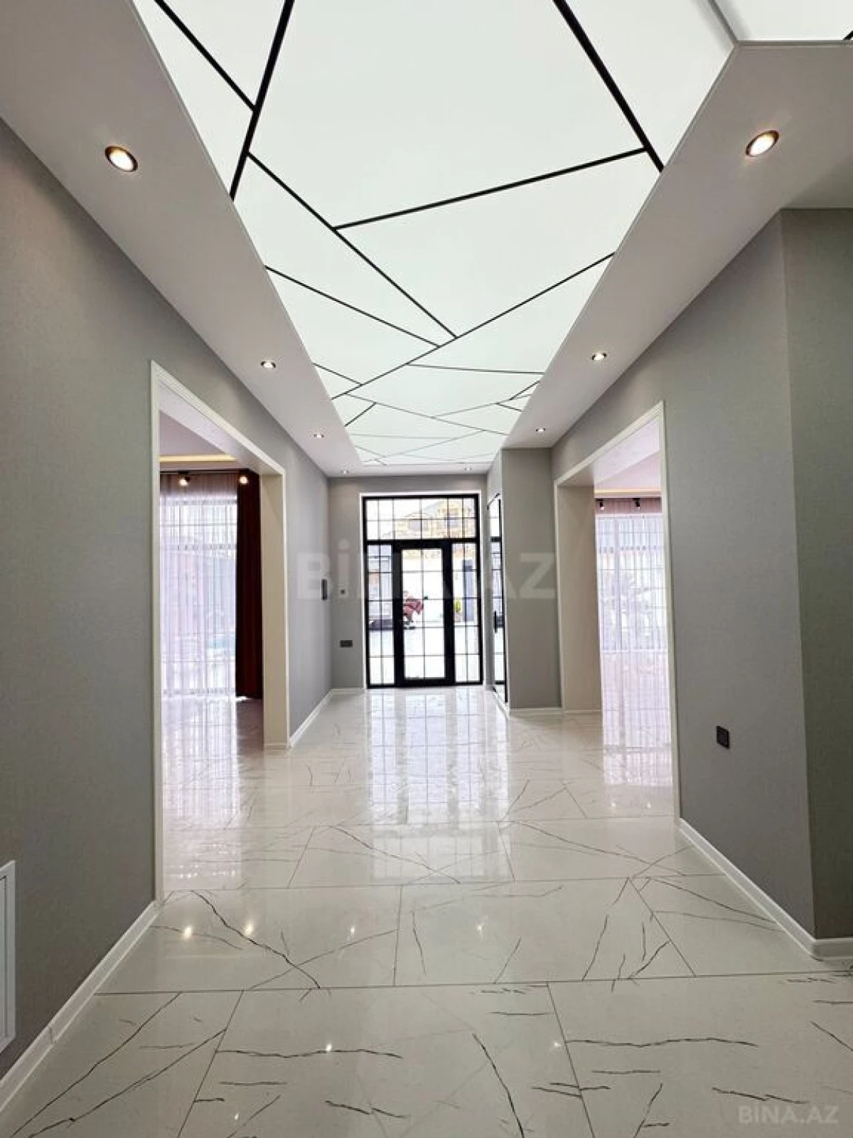 Satılır 4 otaqlı həyət evi 180 m²