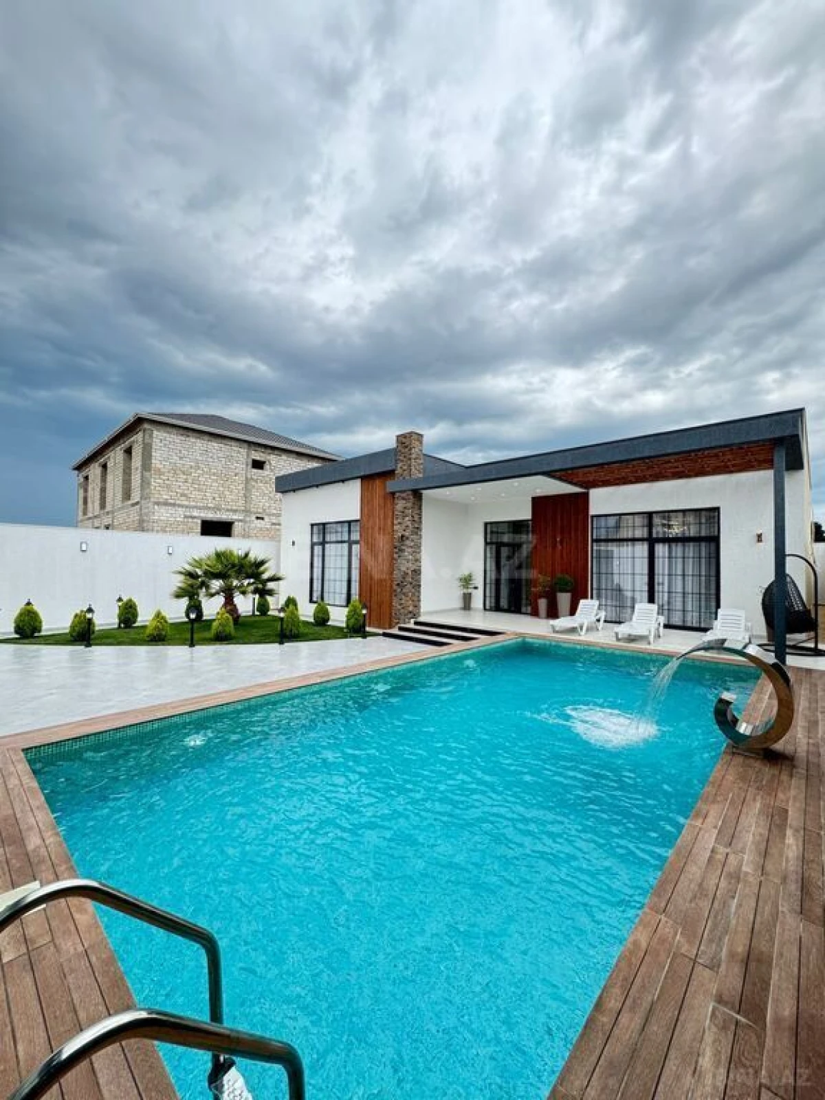 Satılır 4 otaqlı həyət evi 180 m²