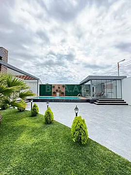 Satılır 4 otaqlı həyət evi 180 m²