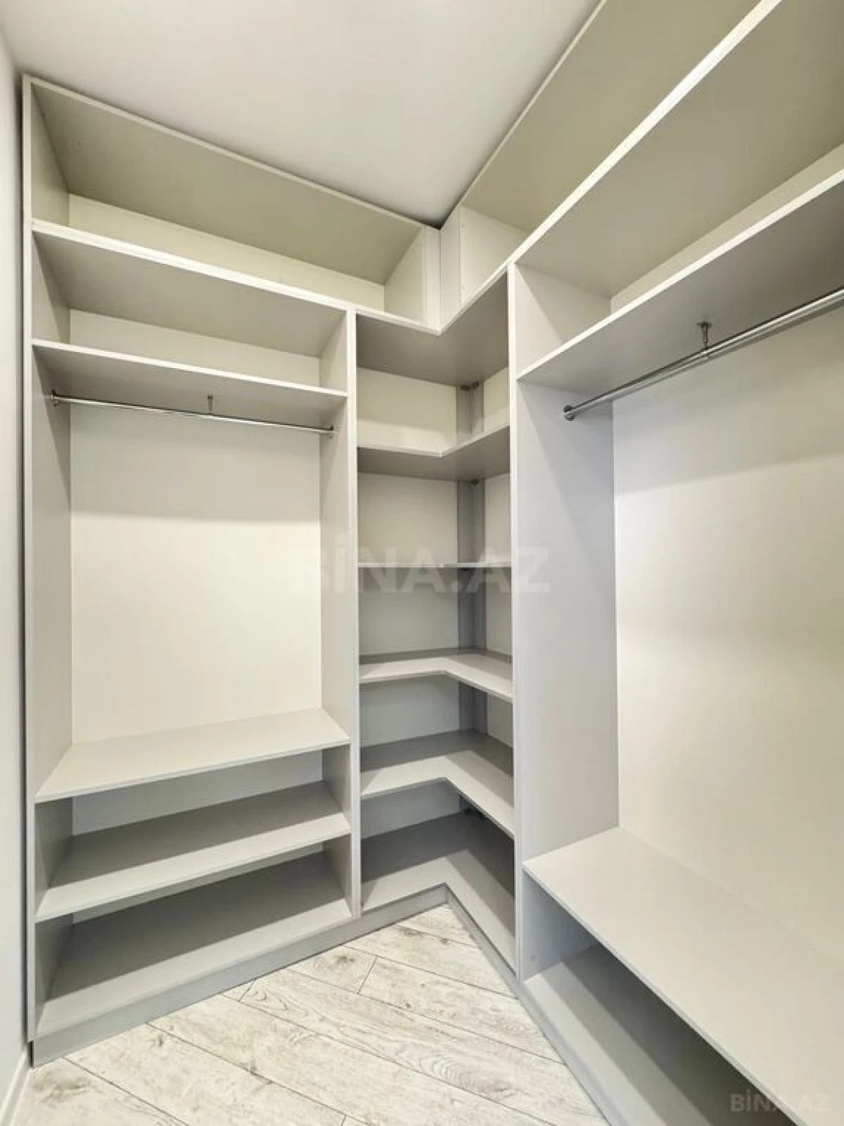 Satılır 4 otaqlı həyət evi 180 m²