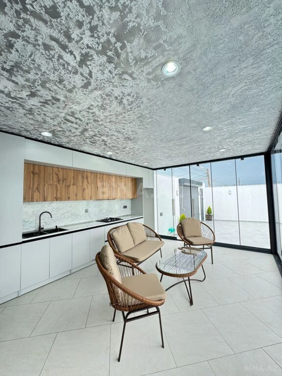 Satılır 4 otaqlı həyət evi 180 m²