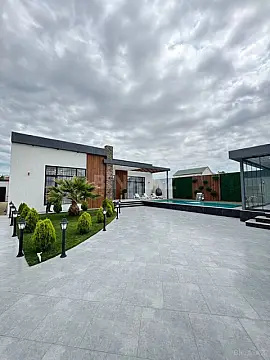 Satılır 4 otaqlı həyət evi 180 m²