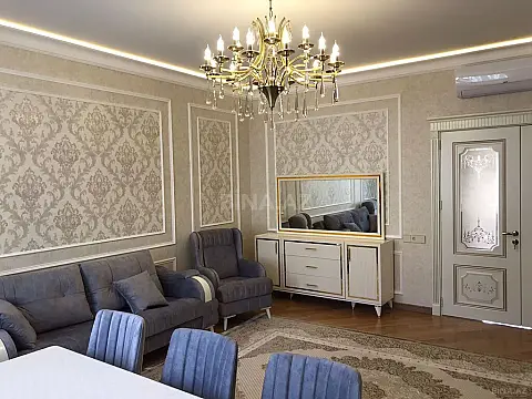 Kirayə verilir 3 otaqlı mənzil 150 m²