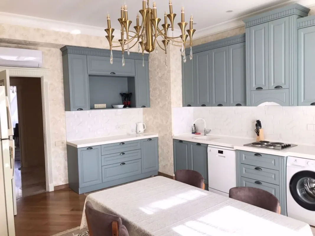 Kirayə verilir 3 otaqlı mənzil 150 m²