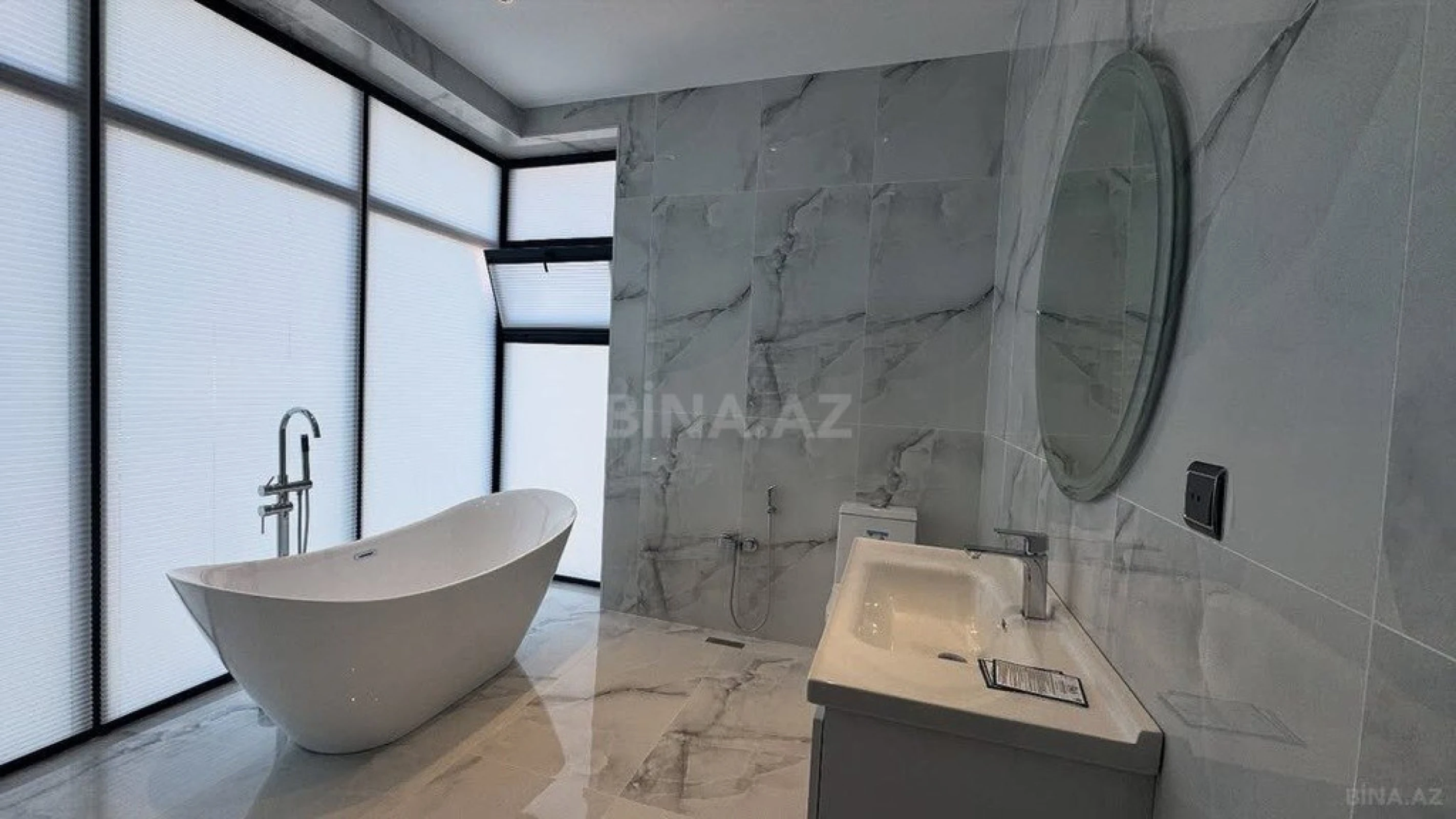 Kirayə verilir 5 otaqlı həyət evi 400 m²