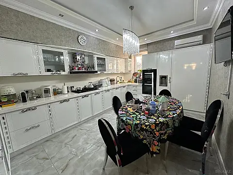 Kirayə verilir 4 otaqlı həyət evi 400 m²