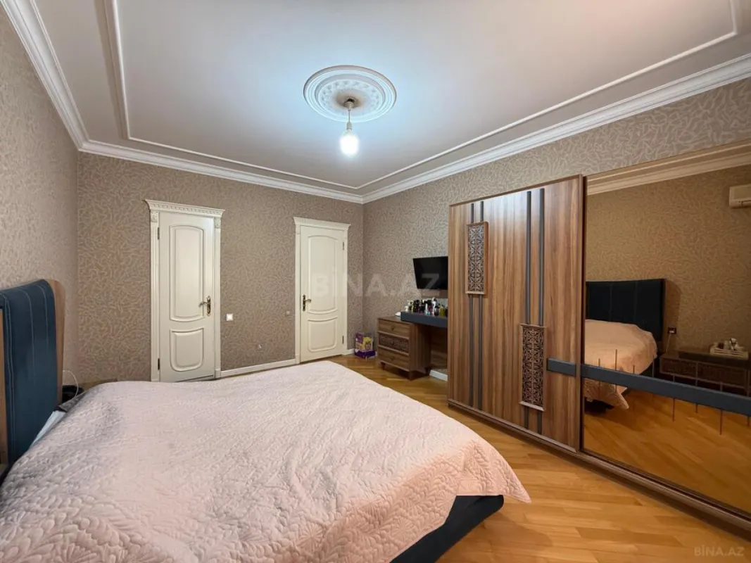 Satılır 3 otaqlı mənzil 150 m²