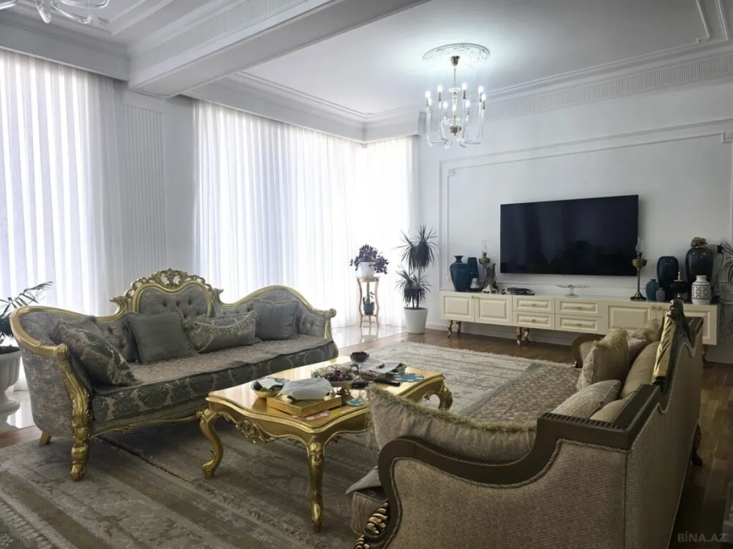 Satılır 6 otaqlı həyət evi 600 m²