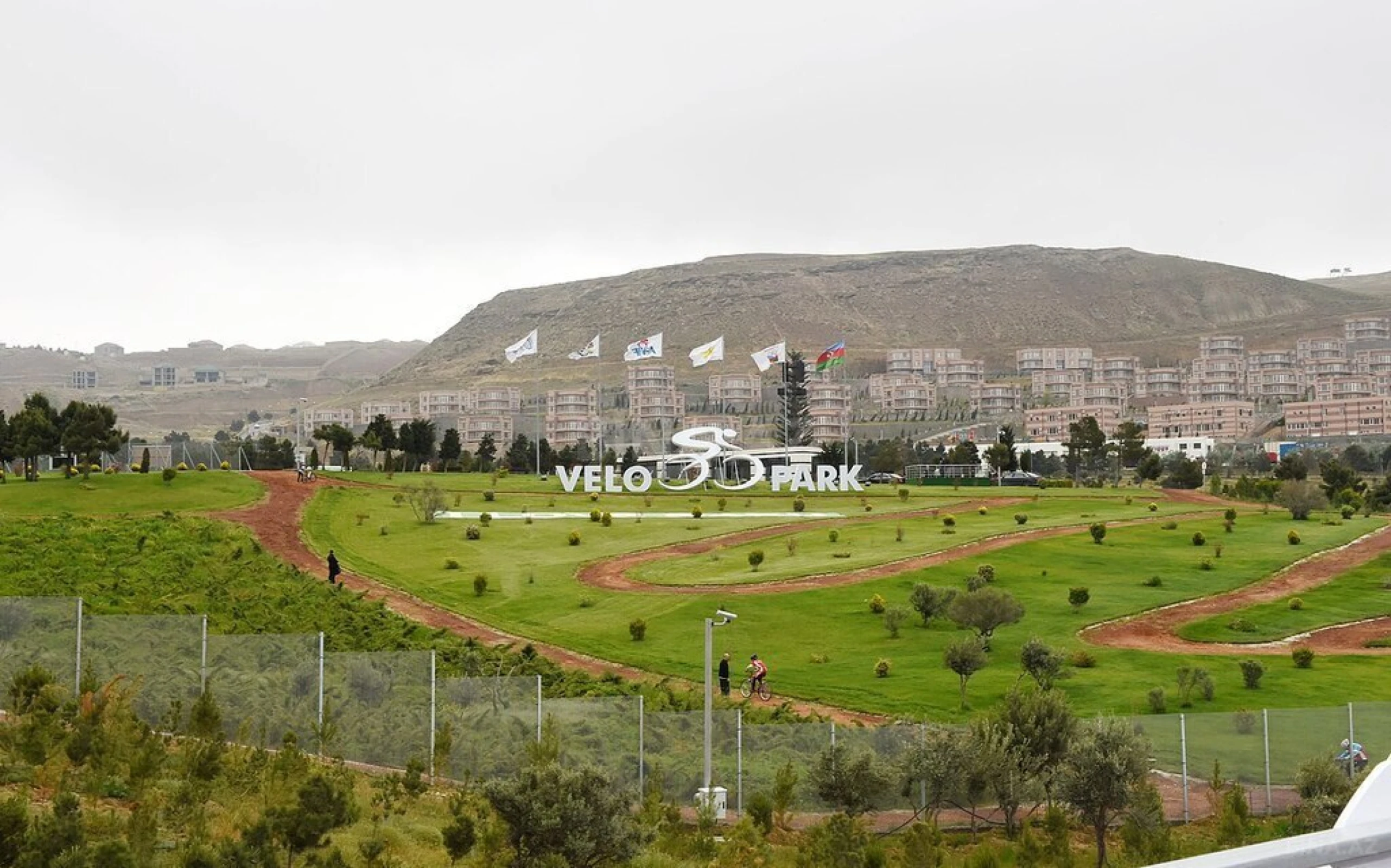 Satılır 6 otaqlı həyət evi 600 m²