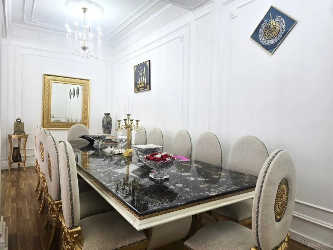 Satılır 6 otaqlı həyət evi 600 m²