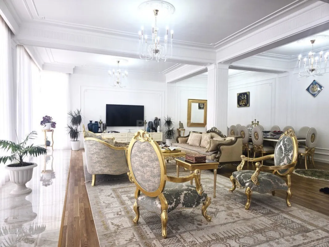 Satılır 6 otaqlı həyət evi 600 m²