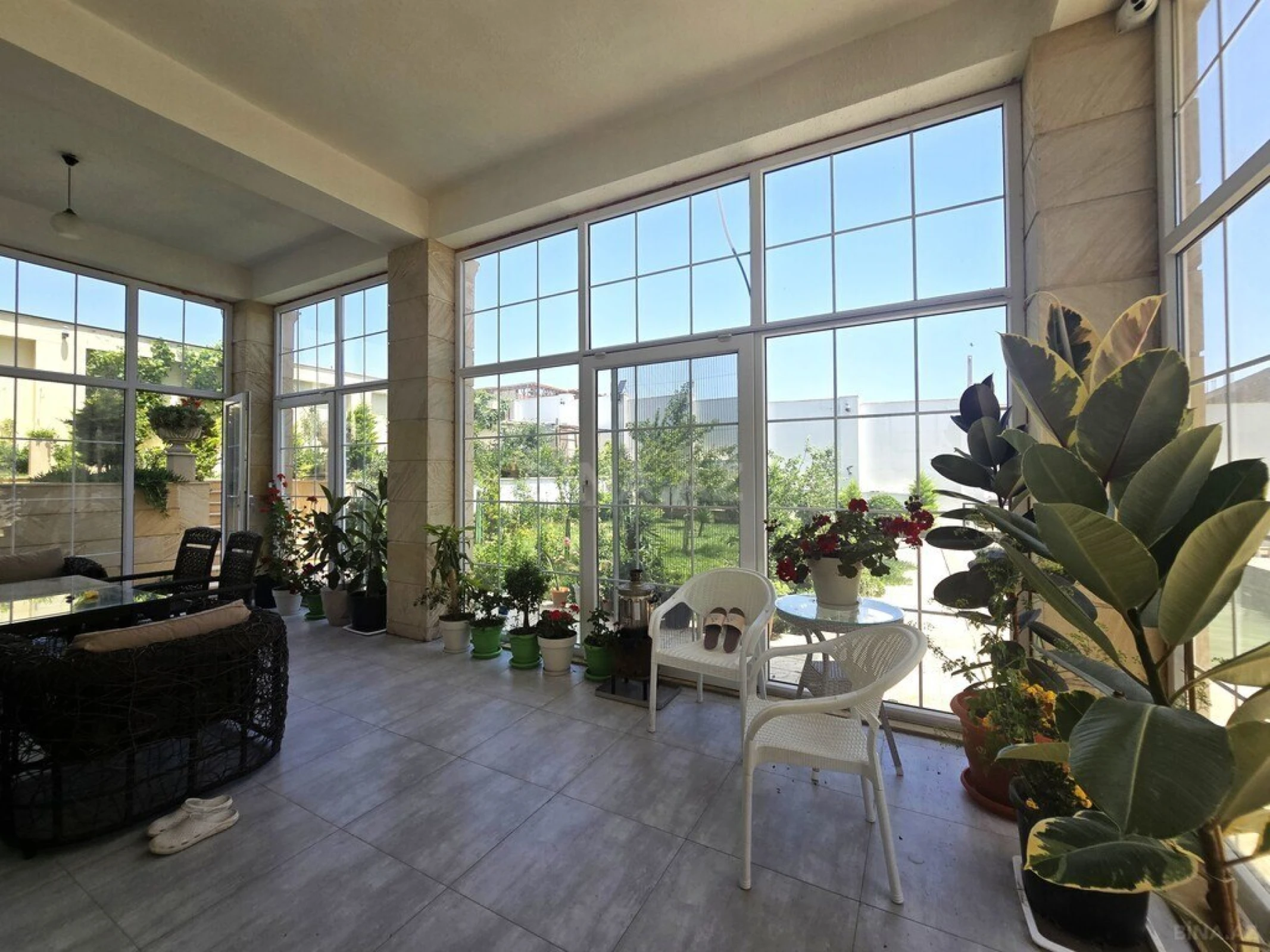 Satılır 6 otaqlı həyət evi 600 m²