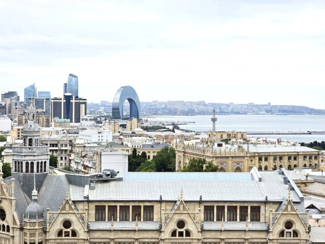 Satılır 5 otaqlı mənzil 252 m²