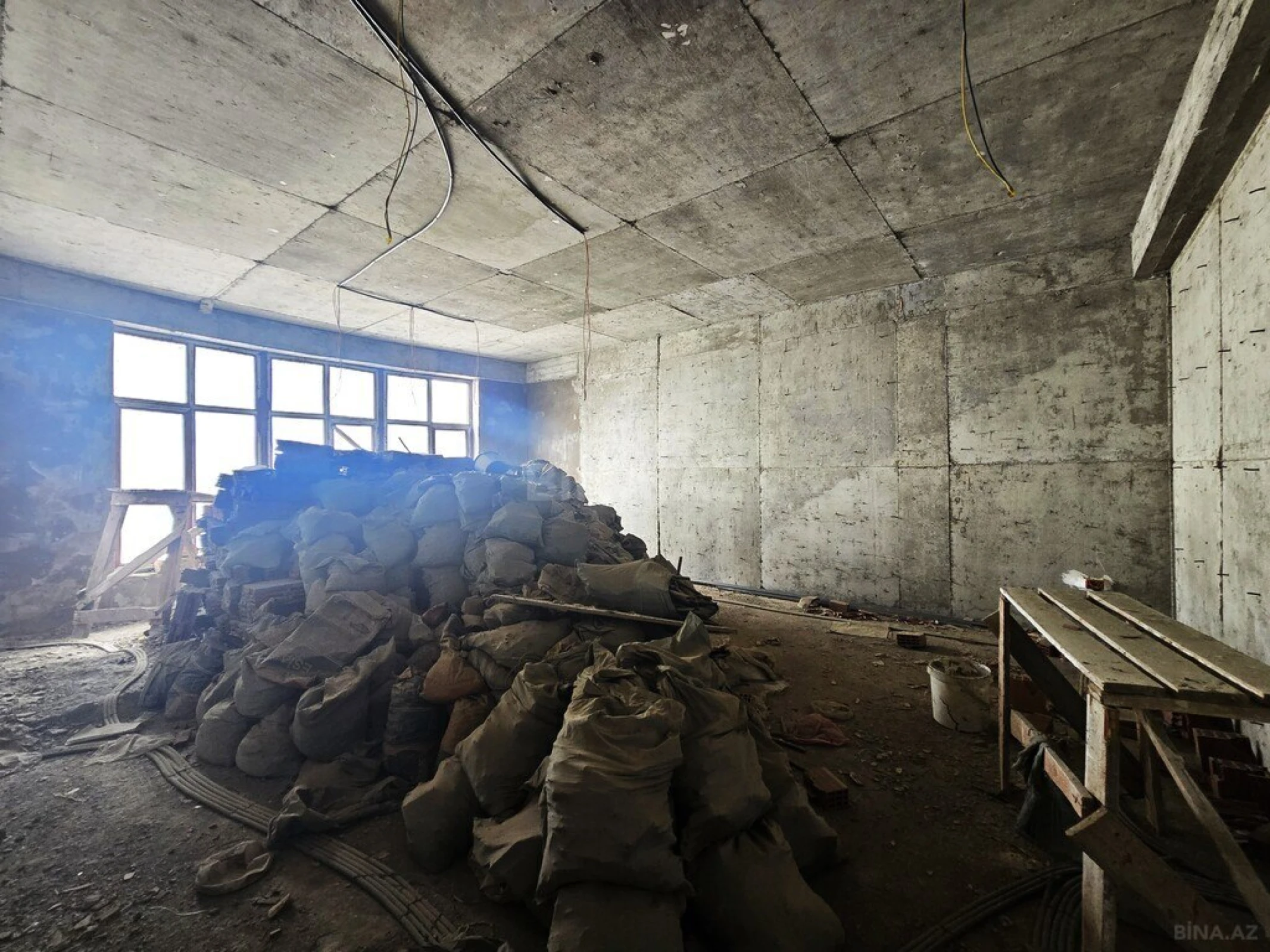 Satılır 5 otaqlı mənzil 252 m²