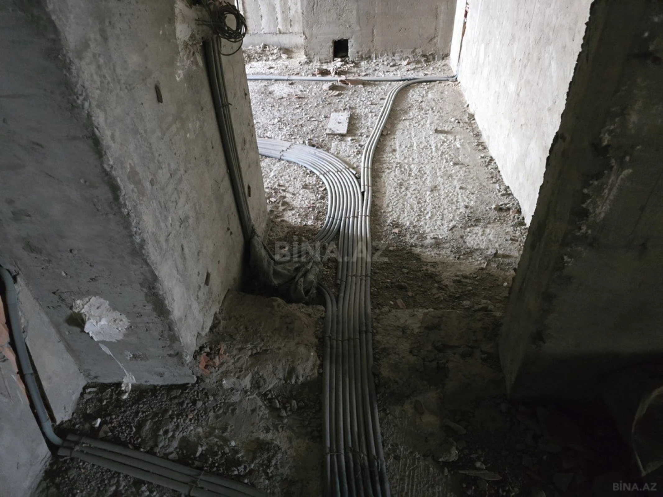 Satılır 5 otaqlı mənzil 252 m²