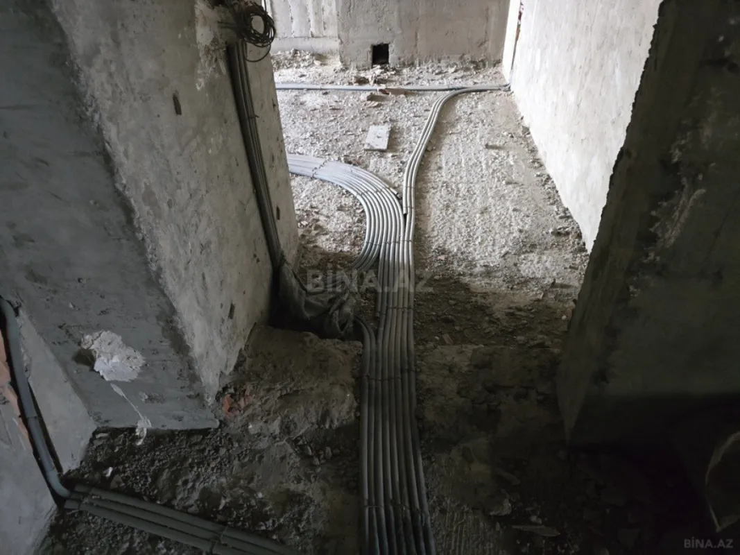 Satılır 5 otaqlı mənzil 252 m²