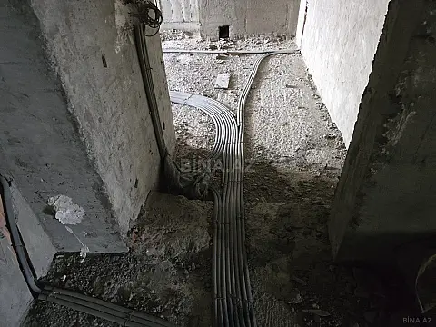 Satılır 5 otaqlı mənzil 252 m²