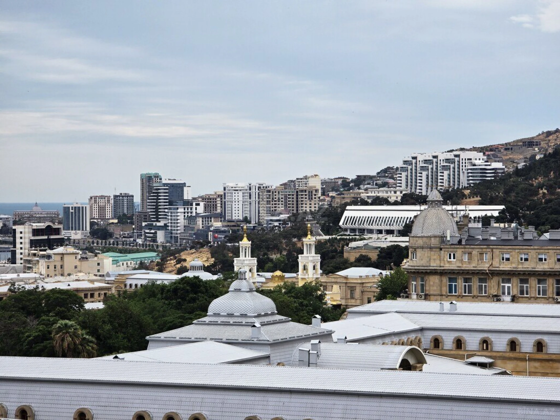 Satılır 5 otaqlı mənzil 252 m²