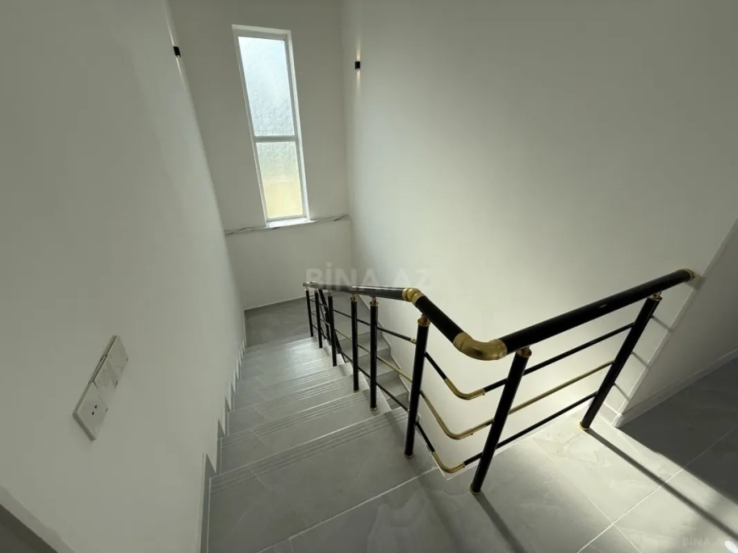 Satılır 4 otaqlı həyət evi 180 m²