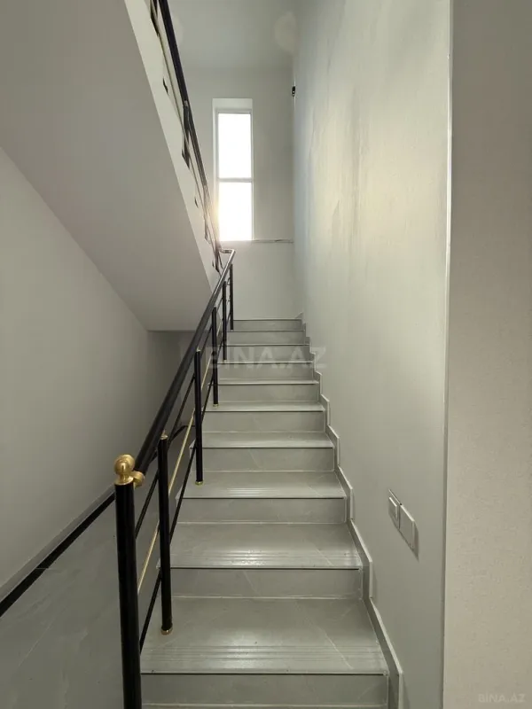 Satılır 4 otaqlı həyət evi 180 m²
