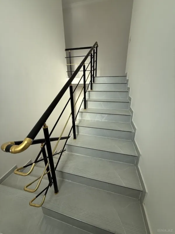Satılır 4 otaqlı həyət evi 180 m²