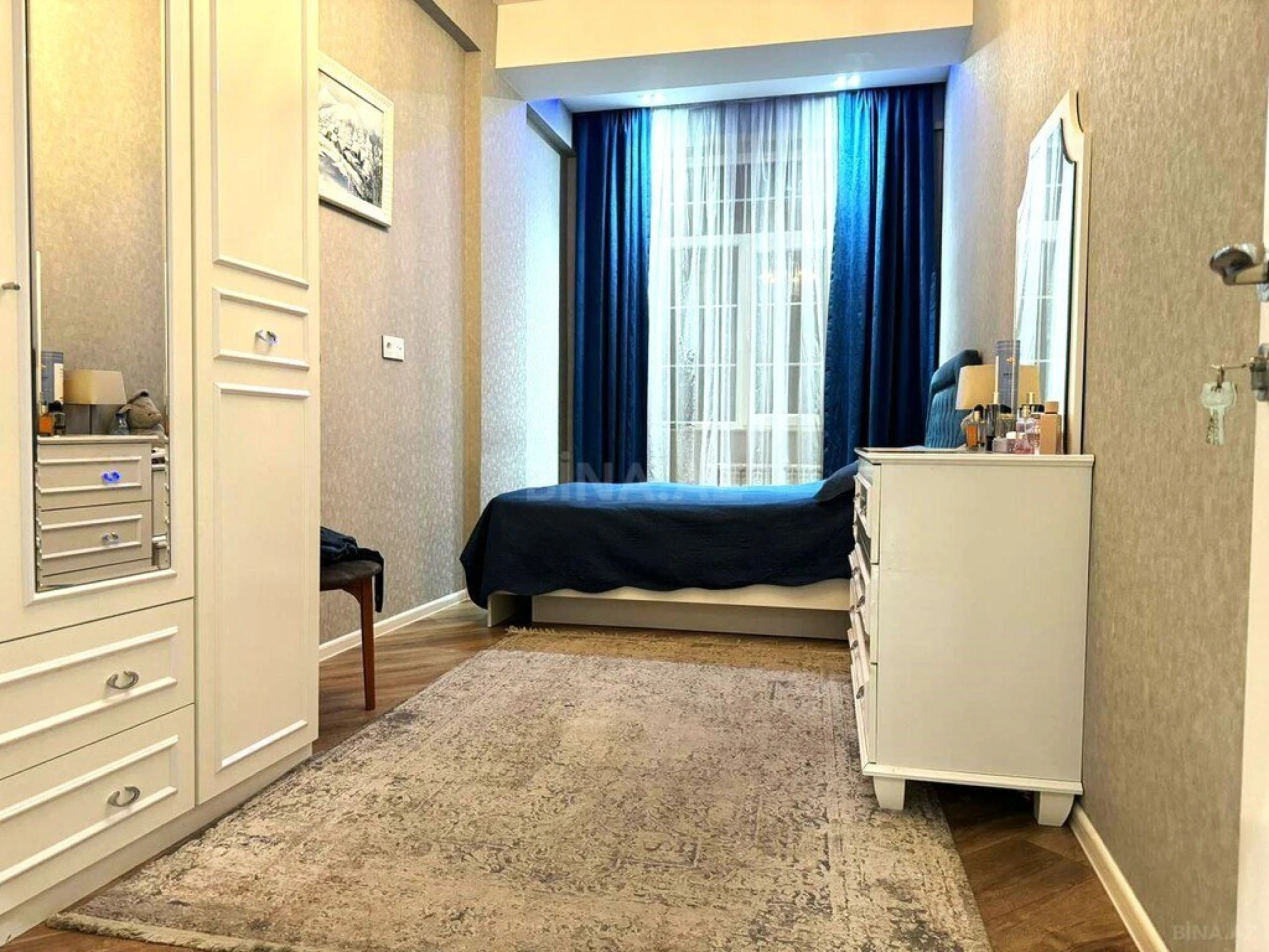 Satılır 3 otaqlı mənzil 101 m²