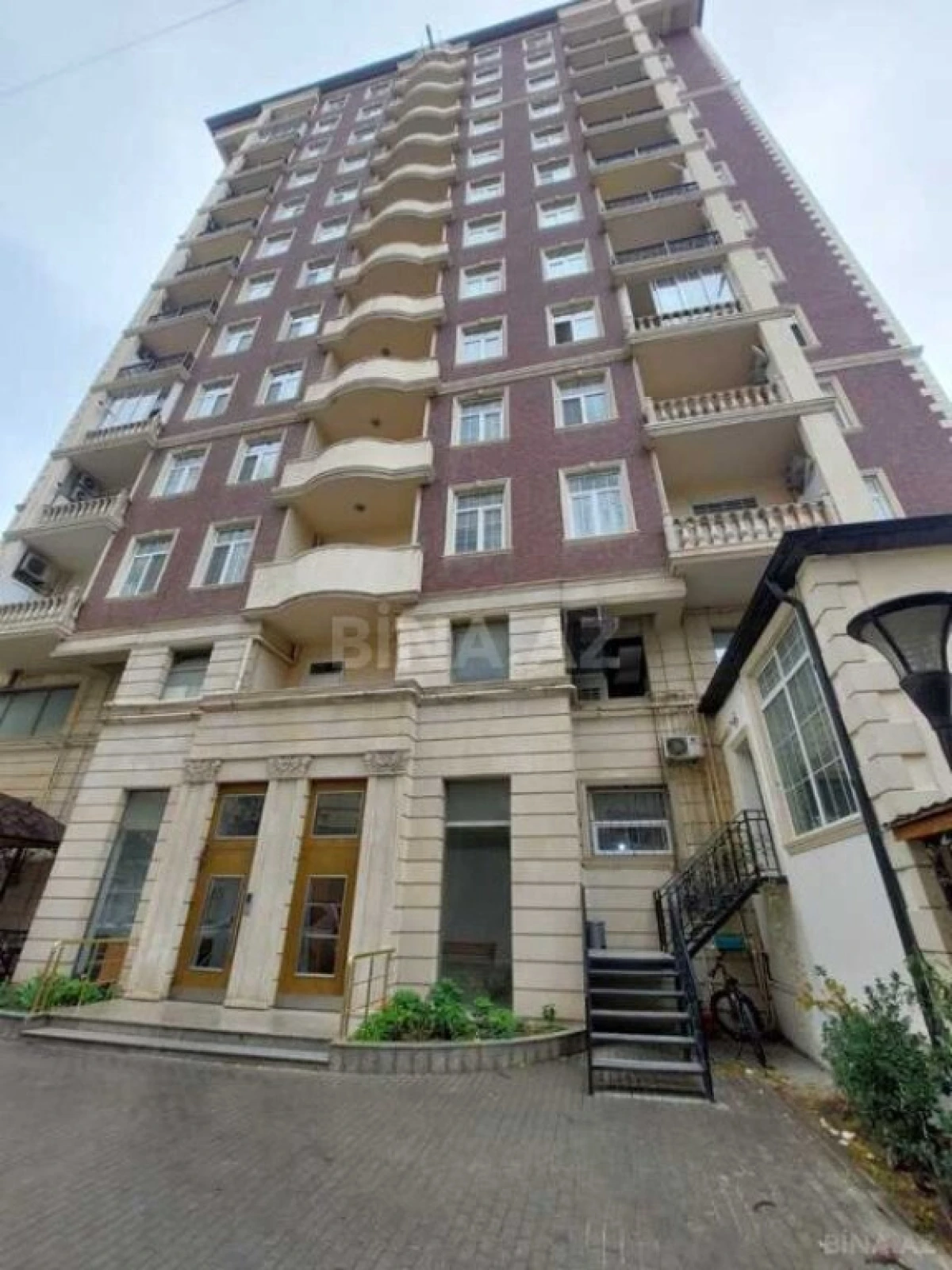 Satılır 3 otaqlı mənzil 101 m²