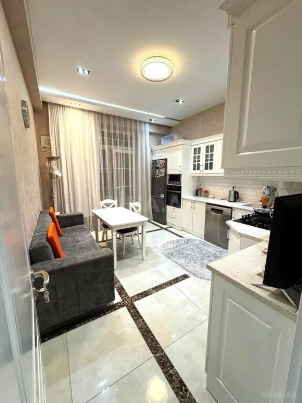 Satılır 3 otaqlı mənzil 101 m²