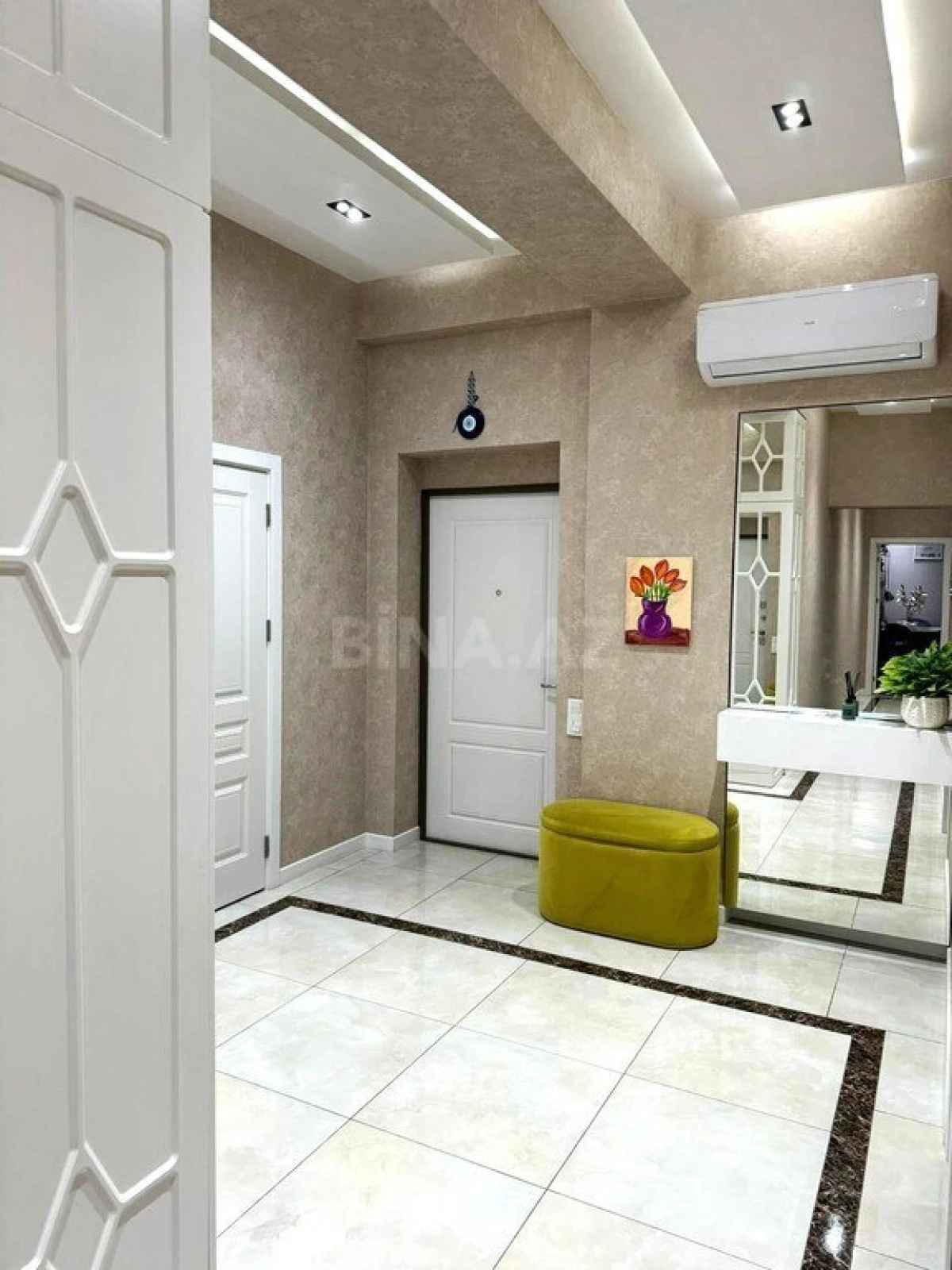 Satılır 3 otaqlı mənzil 101 m²