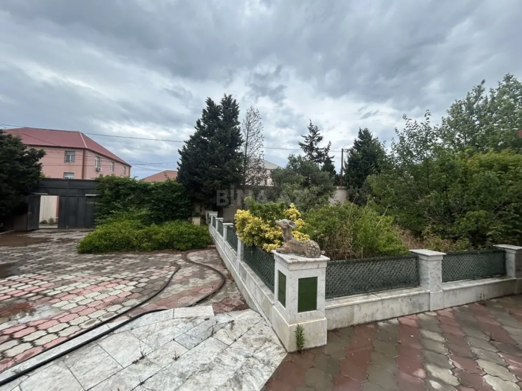 Satılır 6 otaqlı həyət evi 220 m²