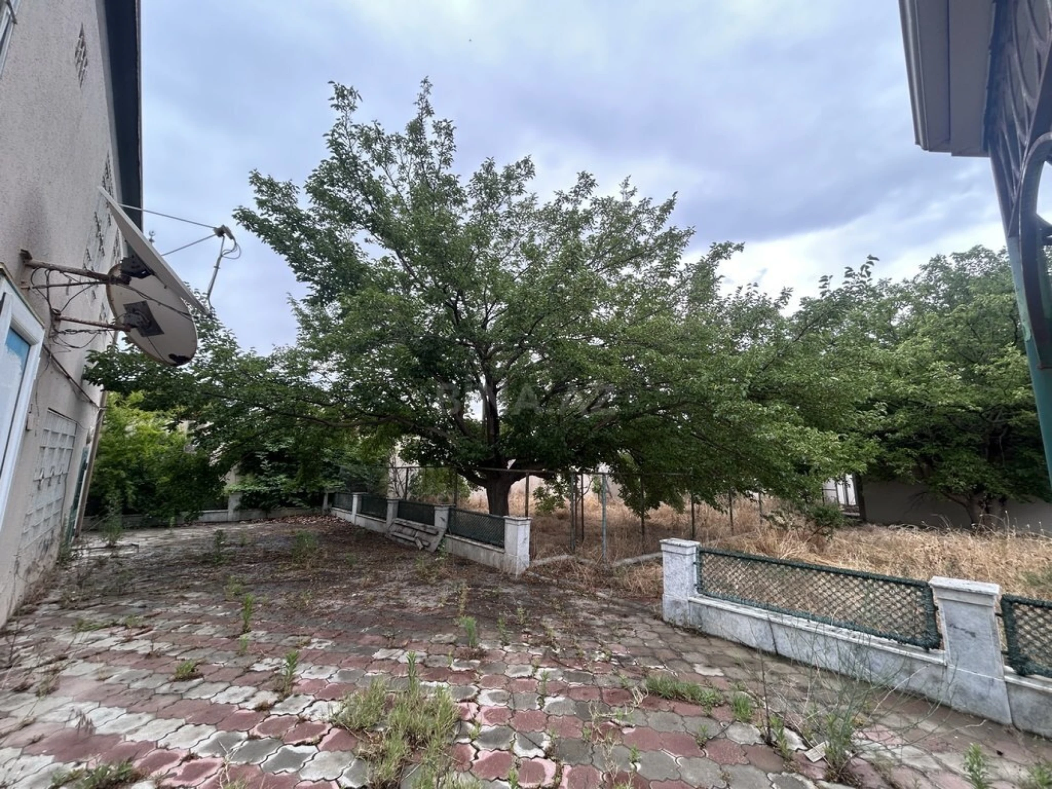 Satılır 6 otaqlı həyət evi 220 m²