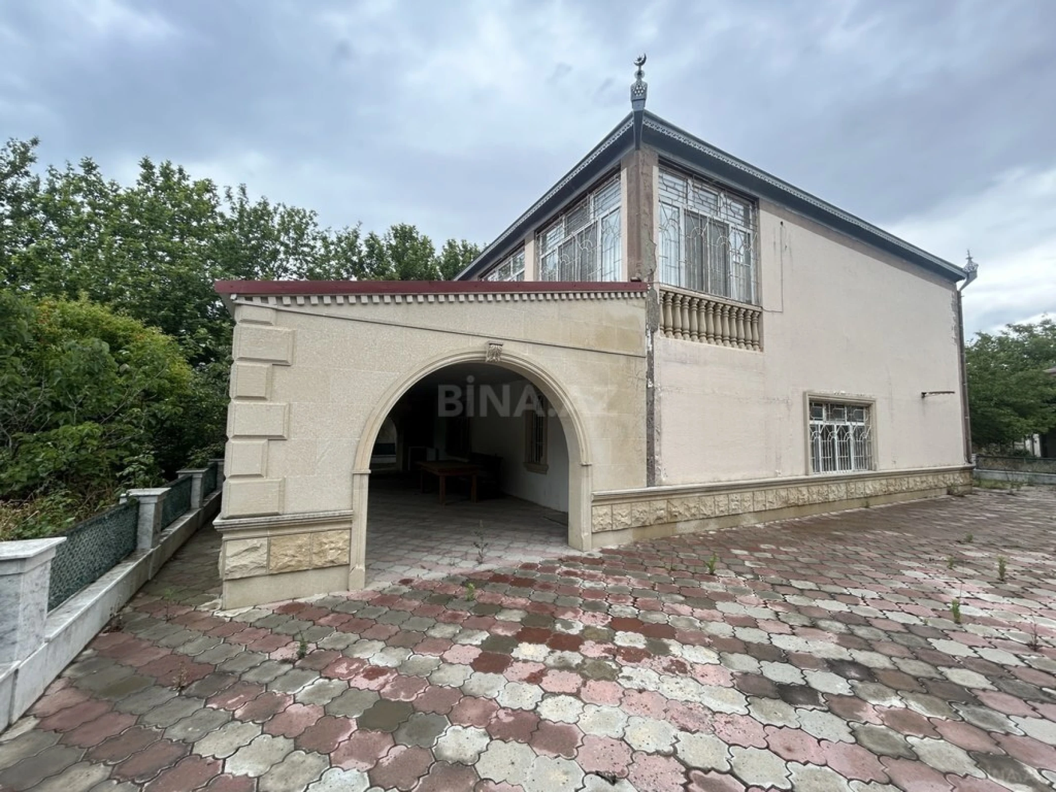 Satılır 6 otaqlı həyət evi 220 m²