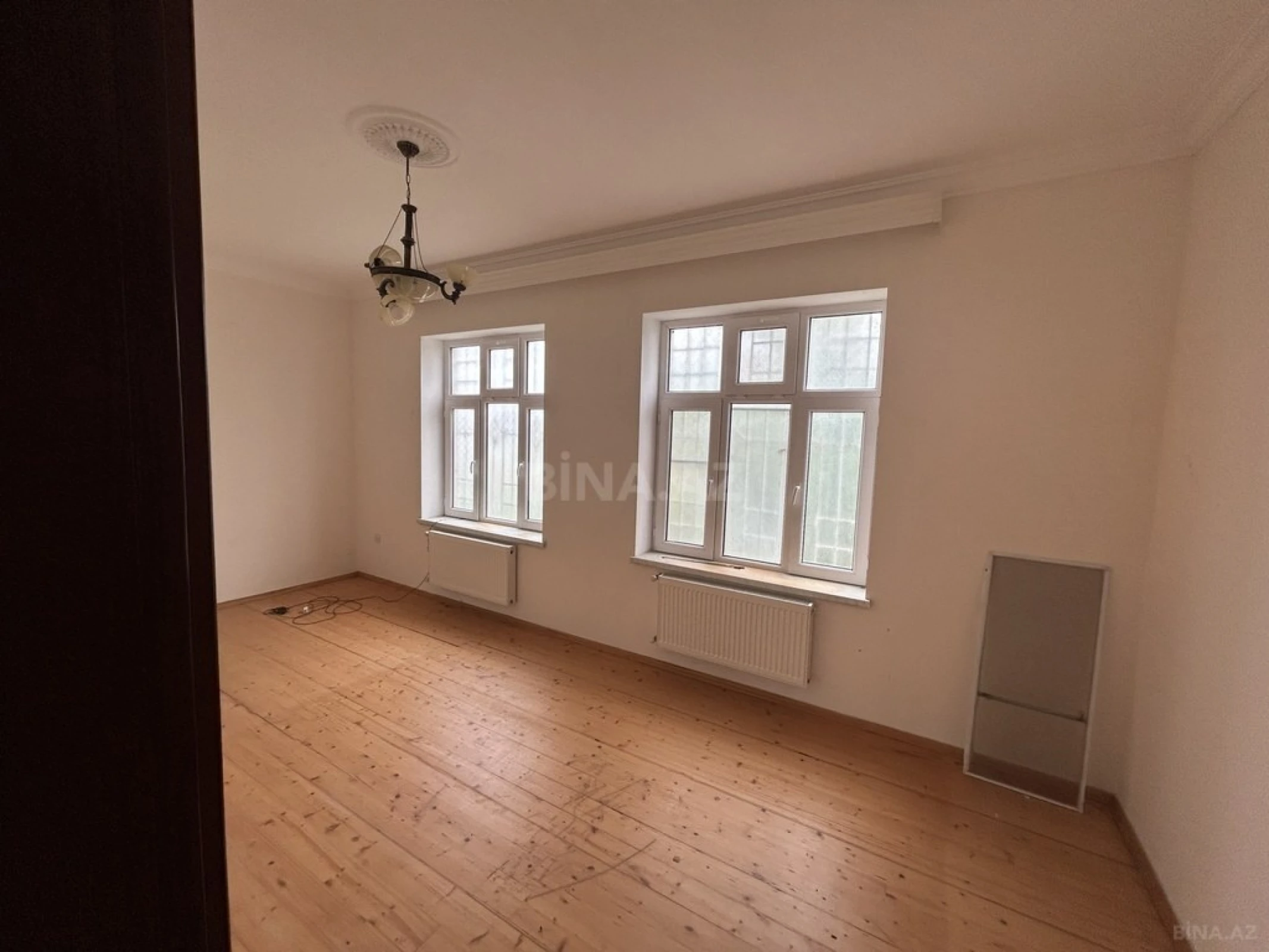 Satılır 6 otaqlı həyət evi 220 m²